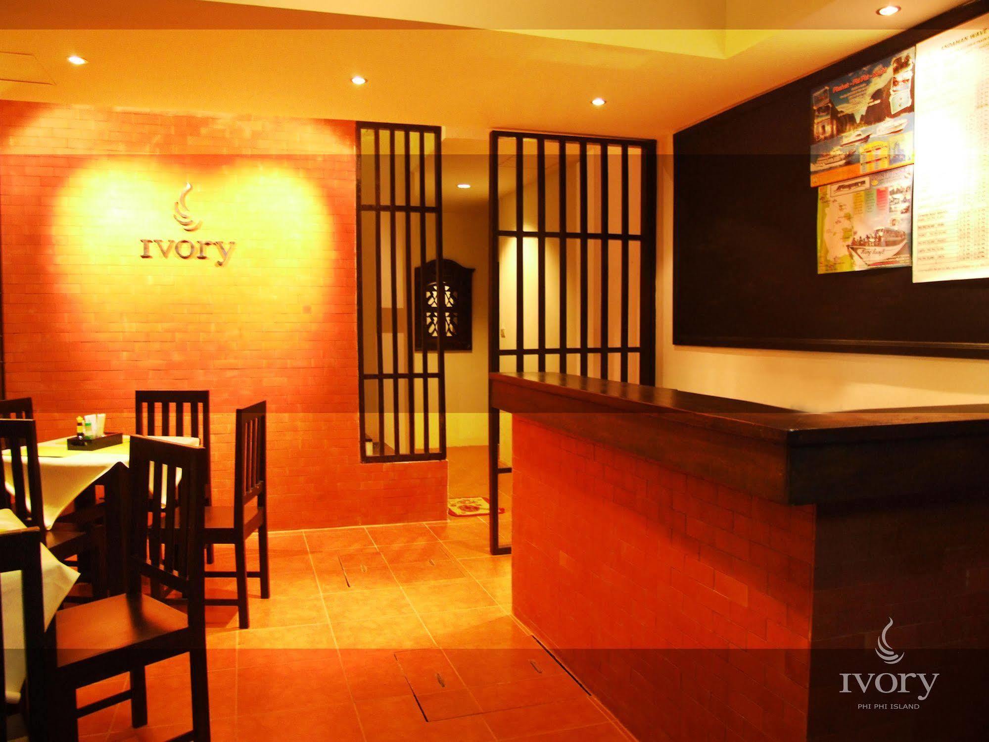 Ivory Phi Phi Island Hostel Bagian luar foto